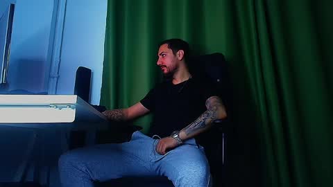 Snapshot of romaniamaster1 chatting on April 2026 05:41:02 AM romaniamaster1 online show from April 2026 05:41:02 AM