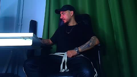 Snapshot of romaniamaster1 chatting on April 2026 05:49:01 AM romaniamaster1 online show from April 2026 05:49:01 AM