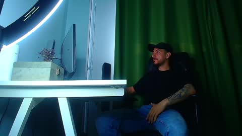 Snapshot of romaniamaster1 chatting on April 2026 06:35:02 AM romaniamaster1 online show from April 2026 06:35:02 AM