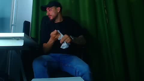 Snapshot of romaniamaster1 chatting on April 2026 05:40:01 AM romaniamaster1 online show from April 2026 05:40:01 AM