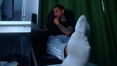 Snapshot of romaniamaster1 chatting on April 2026 06:18:01 AM romaniamaster1 online show from April 2026 06:18:01 AM