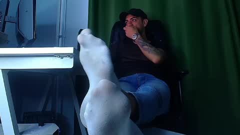 Snapshot of romaniamaster1 chatting on April 2026 05:57:01 AM romaniamaster1 online show from April 2026 05:57:01 AM