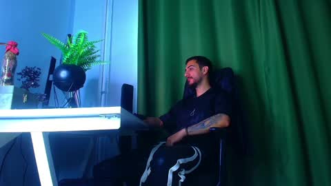 Snapshot of romaniamaster1 chatting on April 2026 05:43:02 AM romaniamaster1 online show from April 2026 05:43:02 AM