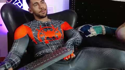 Roman online show from November 2025 06:52:02 PM