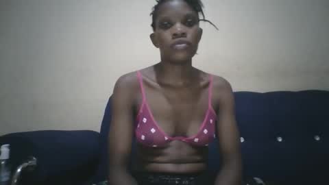 Emma online show from October 2025 10:18:02 PM