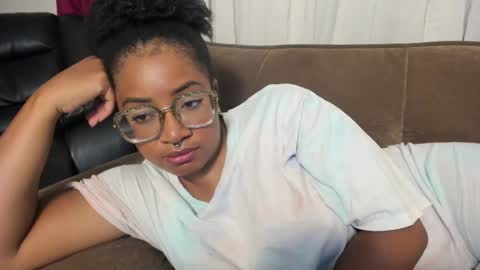 Snapshot of romantic_stargirl chatting on May 2026 02:20:02 AM Is A Belle online show from May 2026 02:20:02 AM