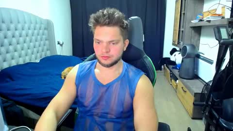 Snapshot of romantic_twunk chatting on October 2025 02:34:01 AM romantic_twunk online show from October 2025 02:34:01 AM