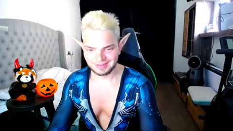 Snapshot of romantic_twunk chatting on October 2025 05:19:01 AM romantic_twunk online show from October 2025 05:19:01 AM