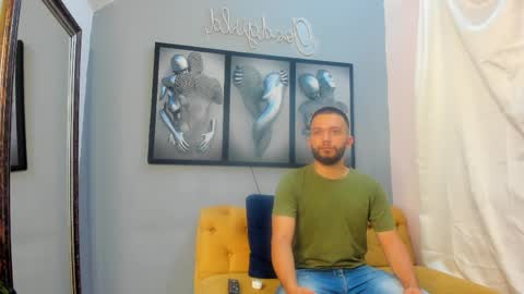Snapshot of romeo__bossi chatting on April 2026 11:08:01 AM Romeo Bossi online show from April 2026 11:08:01 AM