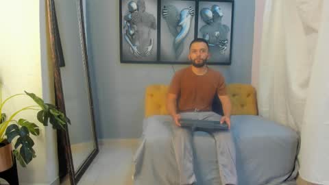 Snapshot of romeo__bossi chatting on April 2026 11:11:01 AM Romeo Bossi online show from April 2026 11:11:01 AM