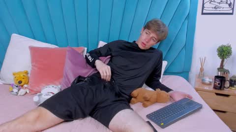 Romeo Ricci online show from January 2025 04:18:02 PM