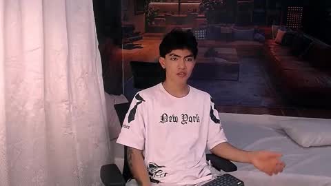 Snapshot of romeomillerr chatting on December 2025 07:21:01 PM Romeo online show from December 2025 07:21:01 PM
