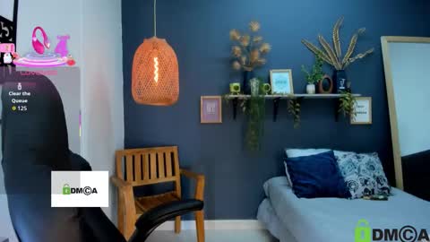 romi online show from November 2025 07:45:01 PM