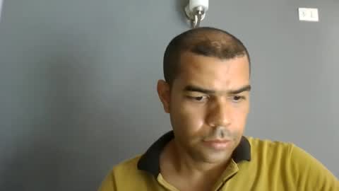 Snapshot of rompeculos121 chatting on February 2025 02:38:02 PM rompeculos121 online show from February 2025 02:38:02 PM