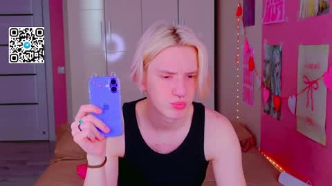 Snapshot of ron_vilss chatting on March 2026 06:18:02 AM Ron online show from March 2026 06:18:02 AM