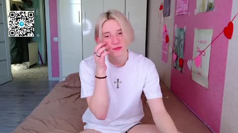 Snapshot of ron_vilss chatting on March 2026 05:18:01 AM Ron online show from March 2026 05:18:01 AM