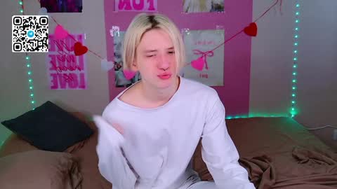 Snapshot of ron_vilss chatting on March 2026 06:03:01 AM Ron online show from March 2026 06:03:01 AM