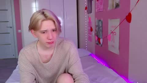 Snapshot of ron_vilss chatting on April 2026 06:05:02 AM Ron online show from April 2026 06:05:02 AM