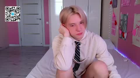 Snapshot of ron_vilss chatting on April 2026 04:43:02 AM Ron online show from April 2026 04:43:02 AM