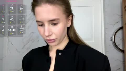 Ketlyn  is here now  help me get 50 thumbs up pls  online show from April 2026 01:11:01 PM