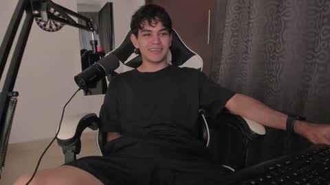 Snapshot of ronaldmq20 chatting on January 2025 01:48:02 AM Ronaldo online show from January 2025 01:48:02 AM