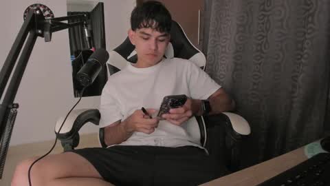 Snapshot of ronaldmq20 chatting on February 2025 11:05:01 PM Ronaldo online show from February 2025 11:05:01 PM