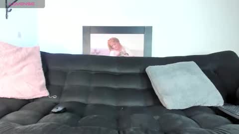 Ronnie online show from October 2025 07:14:02 PM