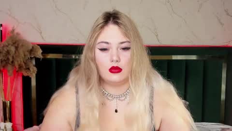 Snapshot of rosa1ia chatting on March 2025 09:53:01 PM Chloe online show from March 2025 09:53:01 PM