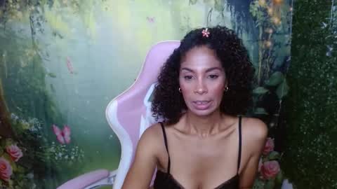 Snapshot of rosa_skinny chatting on April 2026 06:35:01 PM rosa online show from April 2026 06:35:01 PM