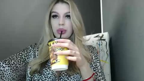 Rosalina online show from April 2026 12:04:01 PM