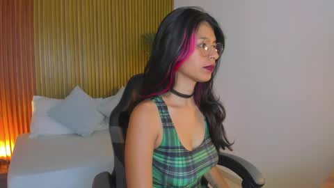 R O S A online show from April 2026 06:59:02 PM