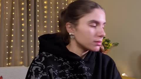 Kylie online show from January 2026 03:25:02 PM