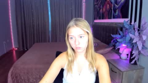 Snapshot of rosarising chatting on June 2026 05:12:01 AM RosaRising online show from June 2026 05:12:01 AM