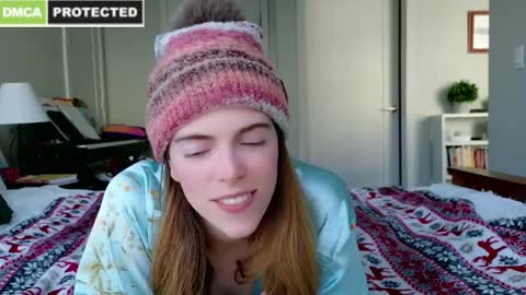 Snapshot of rose77782 chatting on December 2024 07:38:02 PM rose77782 online show from December 2024 07:38:02 PM