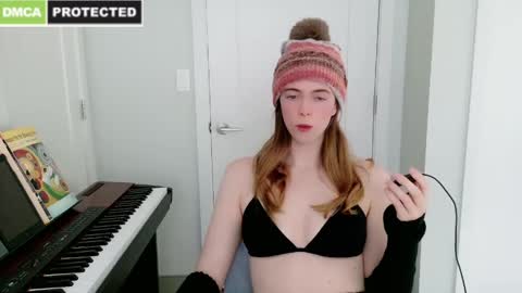 Snapshot of rose77782 chatting on January 2025 02:56:02 PM rose77782 online show from January 2025 02:56:02 PM