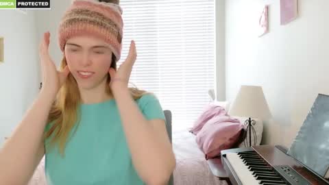 Snapshot of rose77782 chatting on February 2025 03:21:01 PM rose77782 online show from February 2025 03:21:01 PM