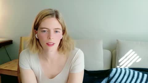 Snapshot of rose77782 chatting on September 2025 03:01:02 PM rose77782 online show from September 2025 03:01:02 PM