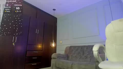 rose__monroe online show from April 2026 07:26:02 PM