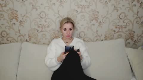 Snapshot of rose__shine chatting on December 2024 10:11:02 AM rose  shine online show from December 2024 10:11:02 AM