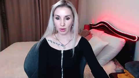 Snapshot of rose__shine chatting on December 2024 04:43:01 PM rose  shine online show from December 2024 04:43:01 PM