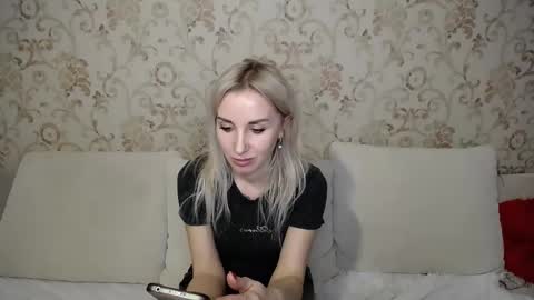 Snapshot of rose__shine chatting on January 2025 01:42:01 PM rose  shine online show from January 2025 01:42:01 PM