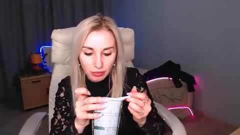 Snapshot of rose__shine chatting on February 2025 10:46:01 AM rose  shine online show from February 2025 10:46:01 AM