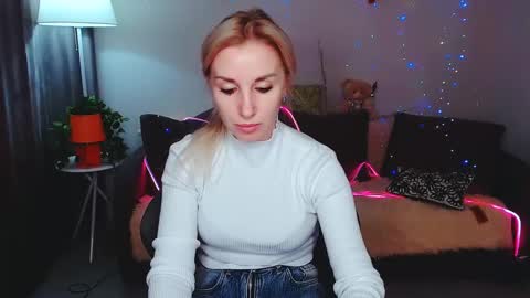 Snapshot of rose__shine chatting on February 2025 12:19:01 PM rose  shine online show from February 2025 12:19:01 PM