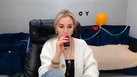 Snapshot of rose__shine chatting on February 2025 10:26:01 AM rose  shine online show from February 2025 10:26:01 AM