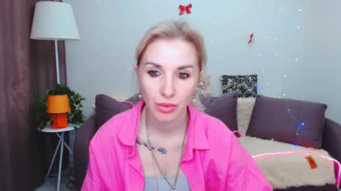 Snapshot of rose__shine chatting on February 2025 11:20:02 AM rose  shine online show from February 2025 11:20:02 AM