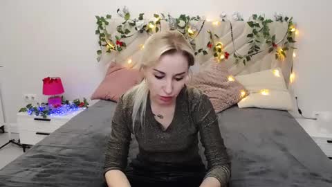 Snapshot of rose__shine chatting on March 2025 10:45:02 AM rose  shine online show from March 2025 10:45:02 AM