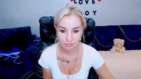 Snapshot of rose__shine chatting on September 2025 05:23:01 PM rose  shine online show from September 2025 05:23:01 PM