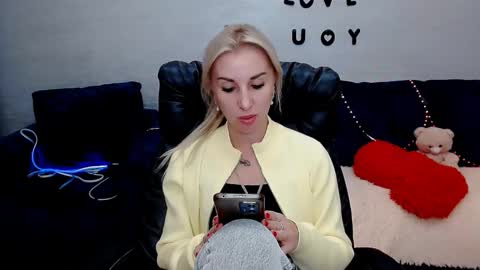 Snapshot of rose__shine chatting on September 2025 10:37:01 AM rose  shine online show from September 2025 10:37:01 AM