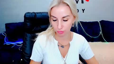 Snapshot of rose__shine chatting on September 2025 09:22:02 AM rose  shine online show from September 2025 09:22:02 AM