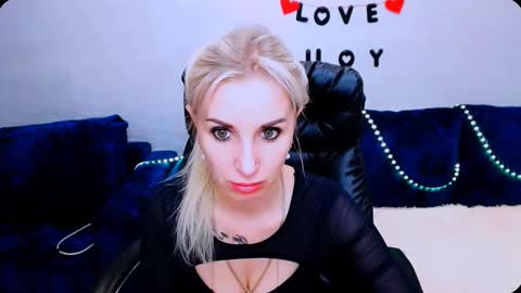 Snapshot of rose__shine chatting on October 2025 11:30:02 AM rose  shine online show from October 2025 11:30:02 AM